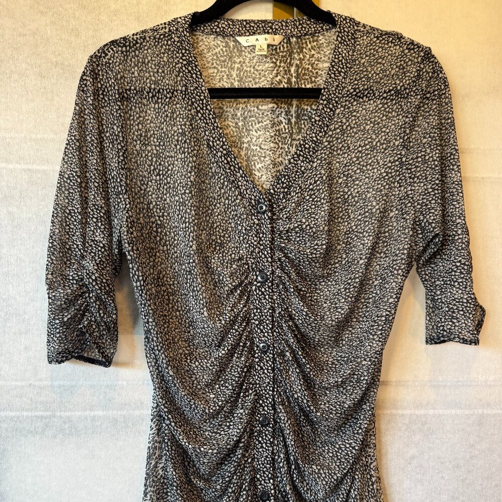 Cabi Black & White Ruched Button-Front Top